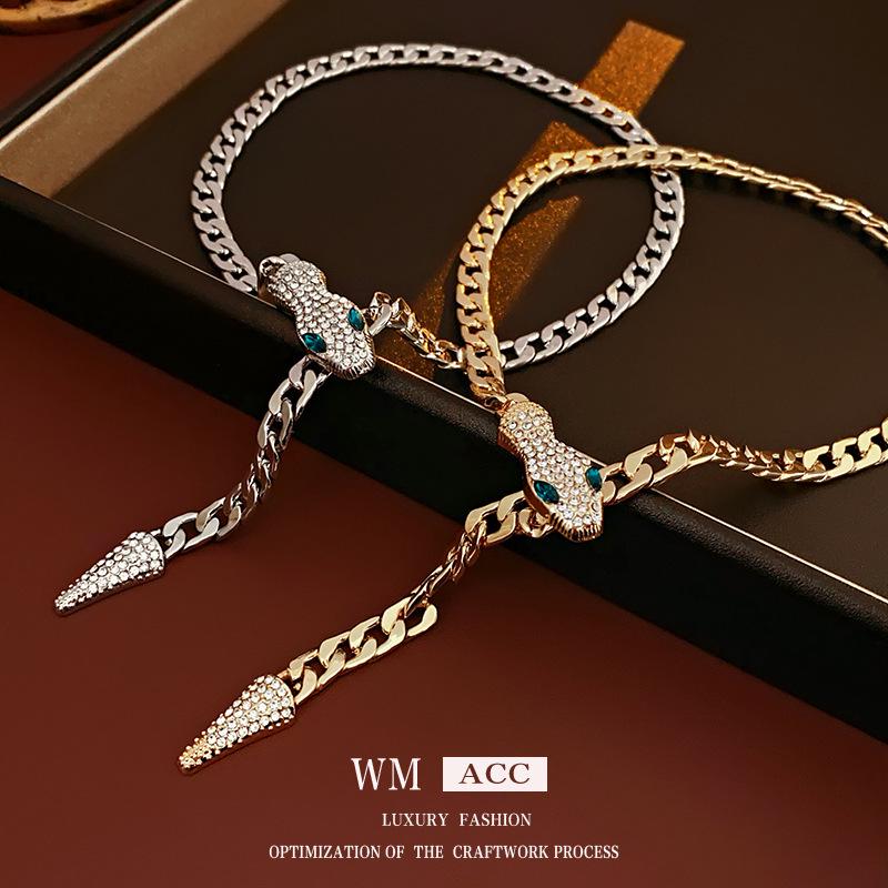 European and American Diamond-Encrusted Snake Necklace: Chic Clavicle Chain with Unique Style
European and American Diamond-Encrusted Snake Necklace: Chic Clavicle Chain with Unique Style