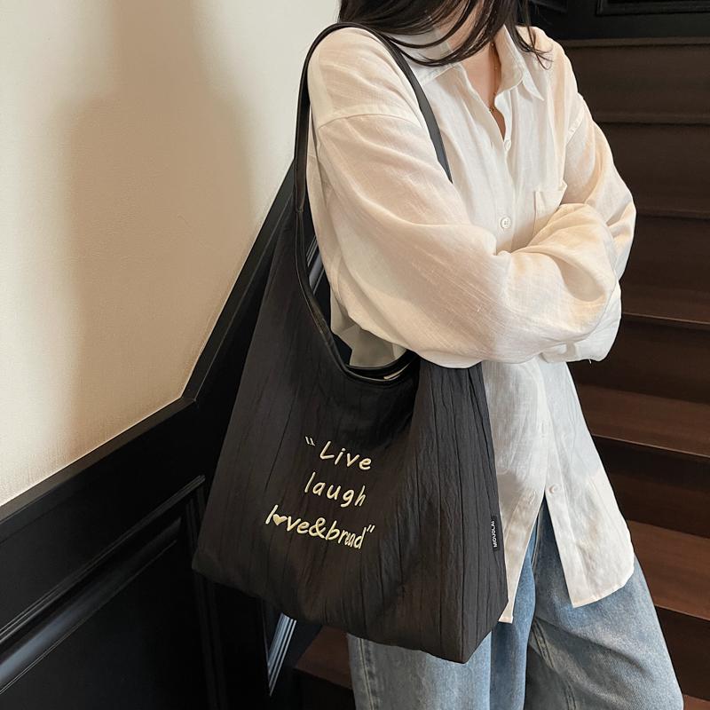 Women s Letter Embroidery Underarm Bag Commuter Tote Bag Large Capacity Shoulder Bag бежевый
Women s Letter Embroidery Underarm Bag Commuter Tote Bag Large Capacity Shoulder Bag бежевый