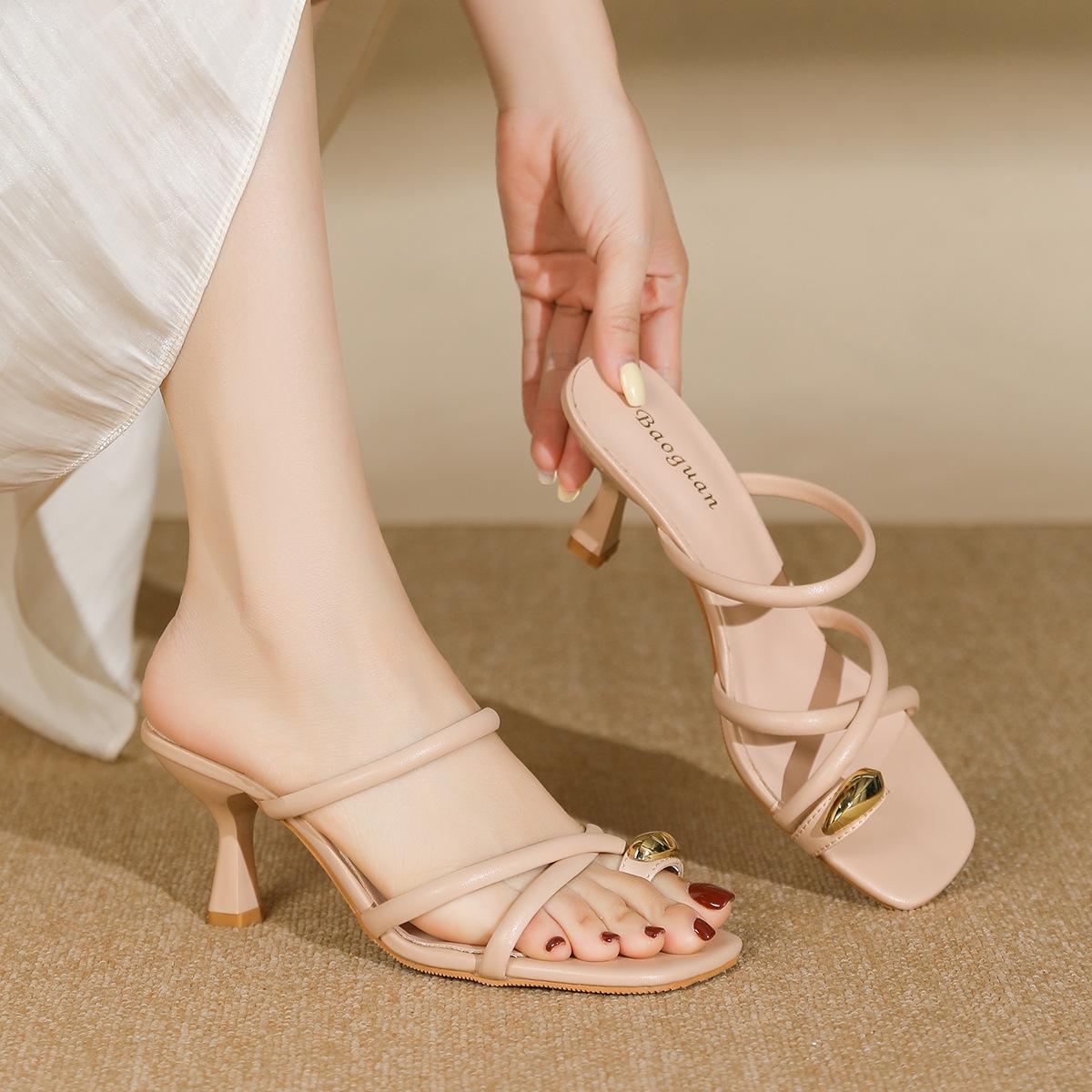 Set of toe slippers women s outer wear 2025 summer new fashionable versatile small thick heel non-slip retro cool slippers 34 абрикосовый
Set of toe slippers women s outer wear 2025 summer new fashionable versatile small thick heel non-slip retro cool slippers 34 абрикосовый