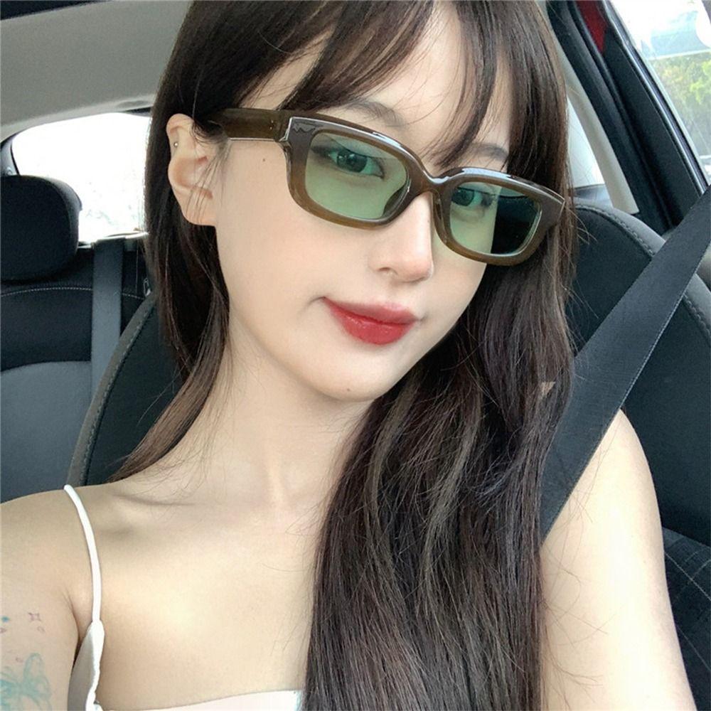 Защита UV400 Shades Ins Trending Eyewear Модные маленькие прямоугольные солнцезащитные очки для женщин и мужчин
Защита UV400 Shades Ins Trending Eyewear Модные маленькие прямоугольные солнцезащитные очки для женщин и мужчин