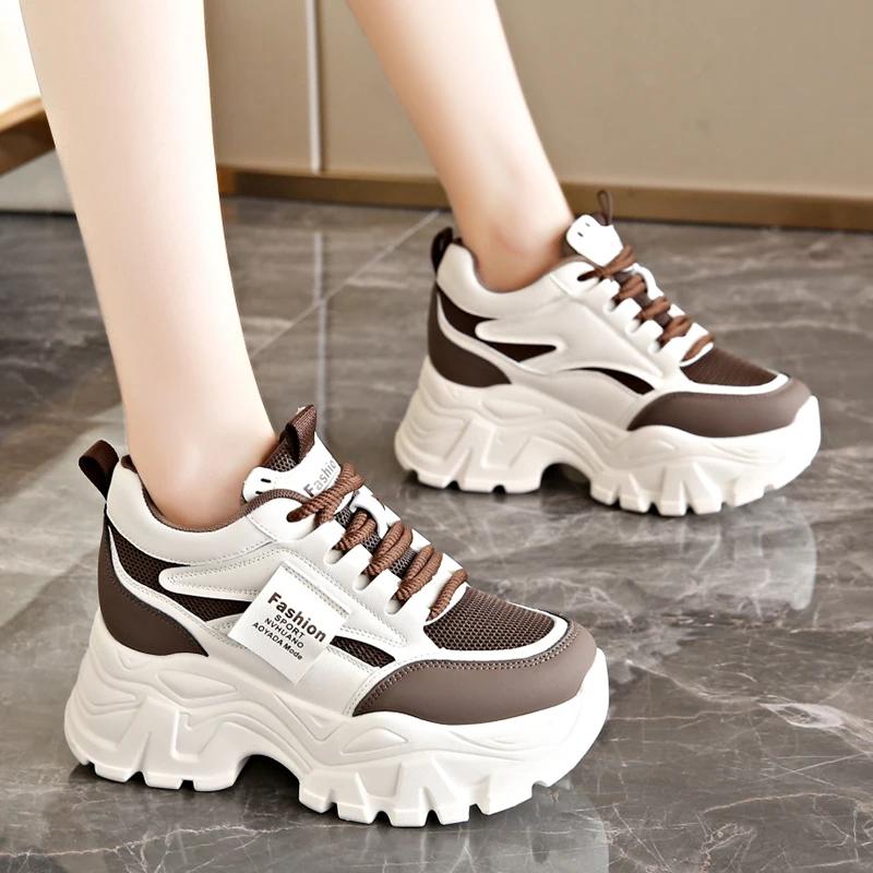 Модные женские белые кроссовки на платформе 2025 весна шнуровка толстая подошва вулканизированная обувь женщина дышащие нескользящие спортивные туфли женские 35 коричневый
Модные женские белые кроссовки на платформе 2025 весна шнуровка толстая подошва вулканизированная обувь женщина дышащие нескользящие спортивные туфли женские 35 коричневый