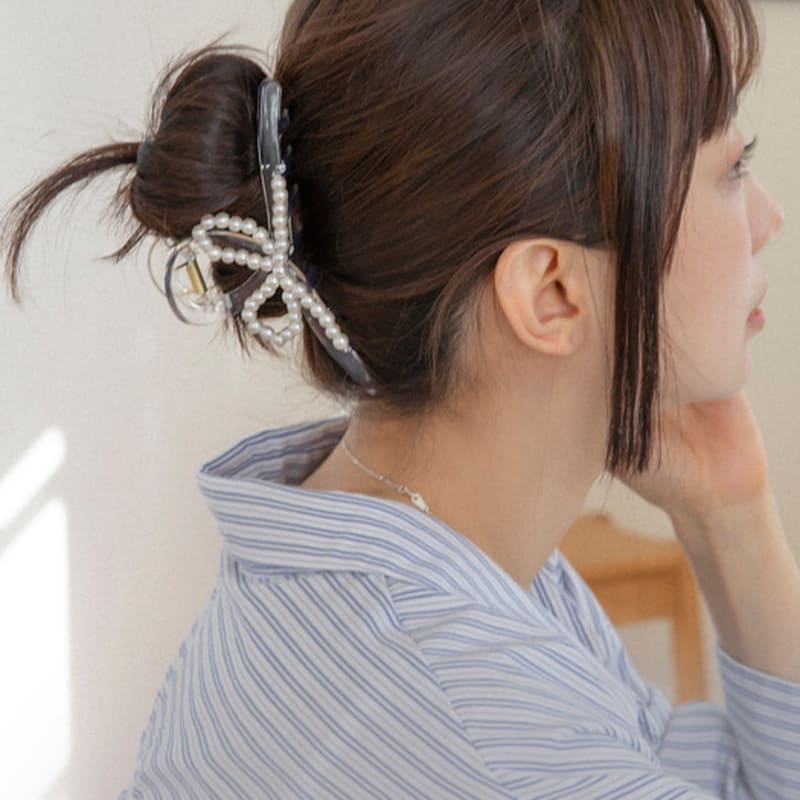 GETMEBLING Ribbon Pearl pin ONE(H279)
GETMEBLING Ribbon Pearl pin ONE(H279)