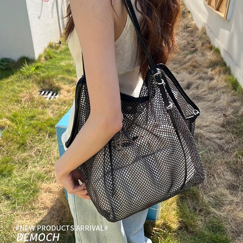 Stylish Summer Mesh Tote Bag Large Capacity Shoulder Bag Adjustable Belt Buckle Strap Versatile Shopping Storage Bag Inner Pouch чёрный
Stylish Summer Mesh Tote Bag Large Capacity Shoulder Bag Adjustable Belt Buckle Strap Versatile Shopping Storage Bag Inner Pouch чёрный