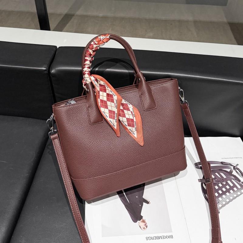 Large Capacity Fashionable Commuting Bag Women In Simple Trendy Versatile Single Shoulder Diagonal Cross Bucket
Large Capacity Fashionable Commuting Bag Women In Simple Trendy Versatile Single Shoulder Diagonal Cross Bucket