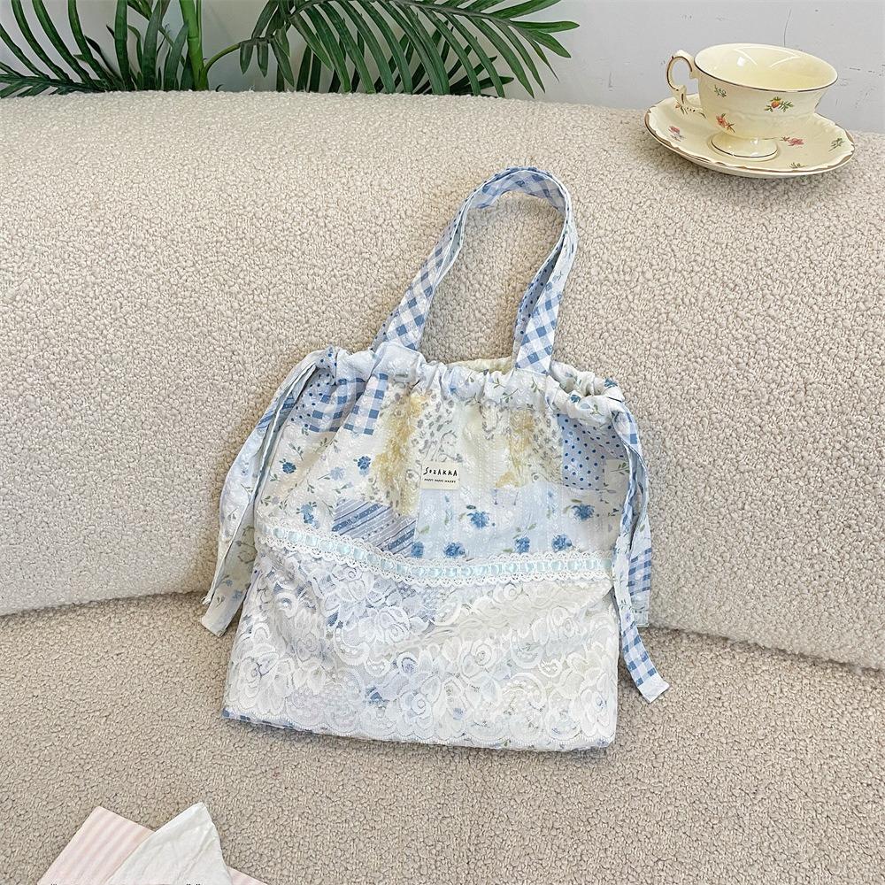 Lace Floral Women s Tote Shoulder Bags Fashion Large Capacity Handbags Portable Drawstring Shoulder Bag Purse Student Tote Bag синий
Lace Floral Women s Tote Shoulder Bags Fashion Large Capacity Handbags Portable Drawstring Shoulder Bag Purse Student Tote Bag синий