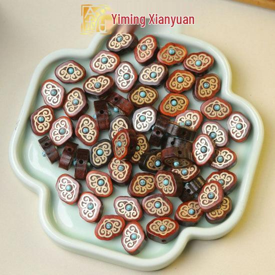 Red Sandalwood Pendant with Copper Inlay, Cloud Lotus Blessing Design, Ancient Style DIY Accessory.
Red Sandalwood Pendant with Copper Inlay, Cloud Lotus Blessing Design, Ancient Style DIY Accessory.