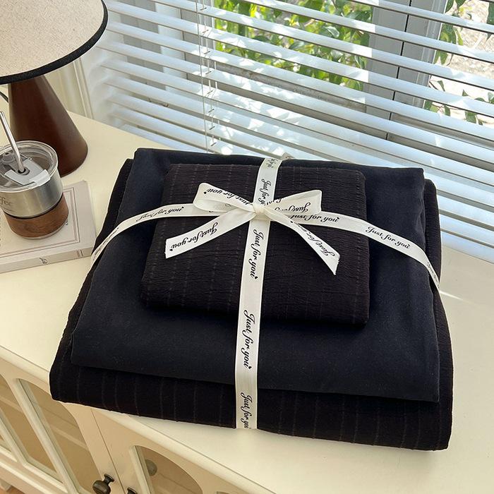 MUJI Style Cationic Jacquard Duvet Set: Solid Color, High Gram Weight, Includes Duvet Cover & Two-Tone Fitted Sheet - 4 Pieces 150*200cm Single Duvet Cover
MUJI Style Cationic Jacquard Duvet Set: Solid Color, High Gram Weight, Includes Duvet Cover & Two-Tone Fitted Sheet - 4 Pieces 150*200cm Single Duvet Cover