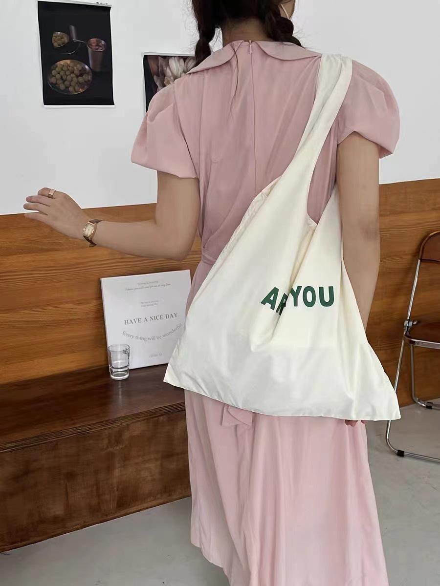 2024 Large Capacity Casual Candy Bag - Simple, Fresh Shoulder Cloth Bag брудно-білий
2024 Large Capacity Casual Candy Bag - Simple, Fresh Shoulder Cloth Bag брудно-білий