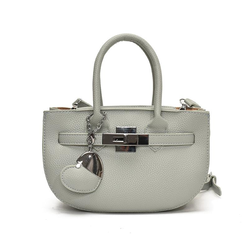 Оптом 2025 лето новая трендовая линия темперамент универсальная сумка-тоут сумка-мессенджер модная атмосфера женская сумка синий
Оптом 2025 лето новая трендовая линия темперамент универсальная сумка-тоут сумка-мессенджер модная атмосфера женская сумка синий