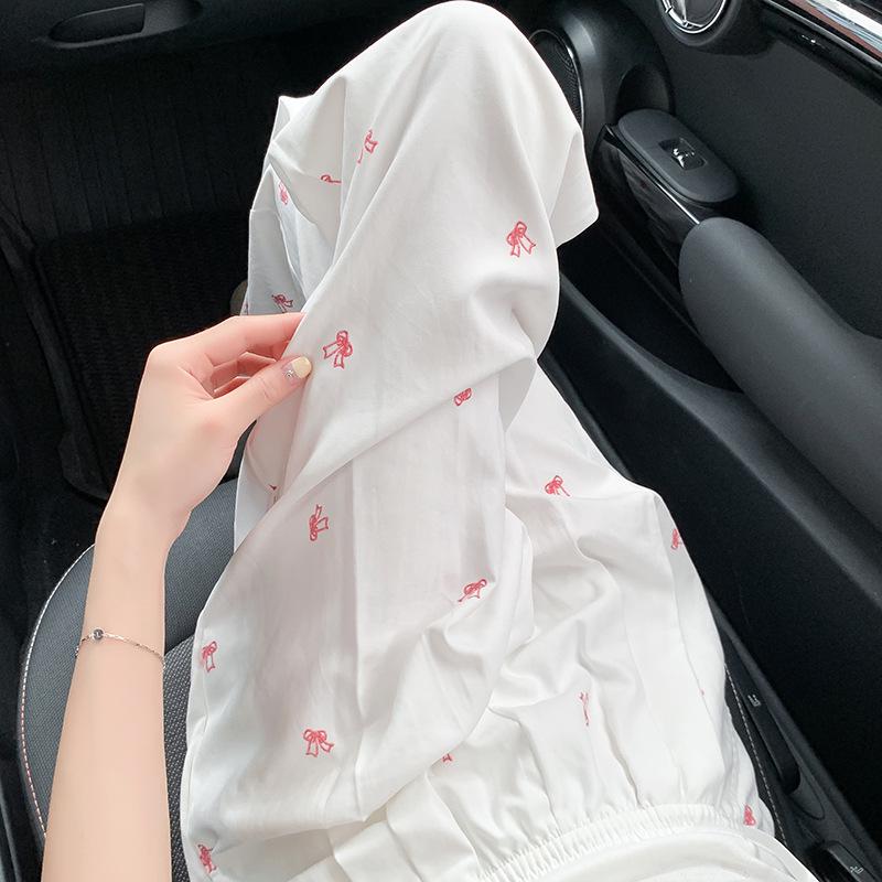 Women s Spring 2025 Floral High-Waisted Wide-Leg Pants with Bow M (96-105 lbs)
Women s Spring 2025 Floral High-Waisted Wide-Leg Pants with Bow M (96-105 lbs)