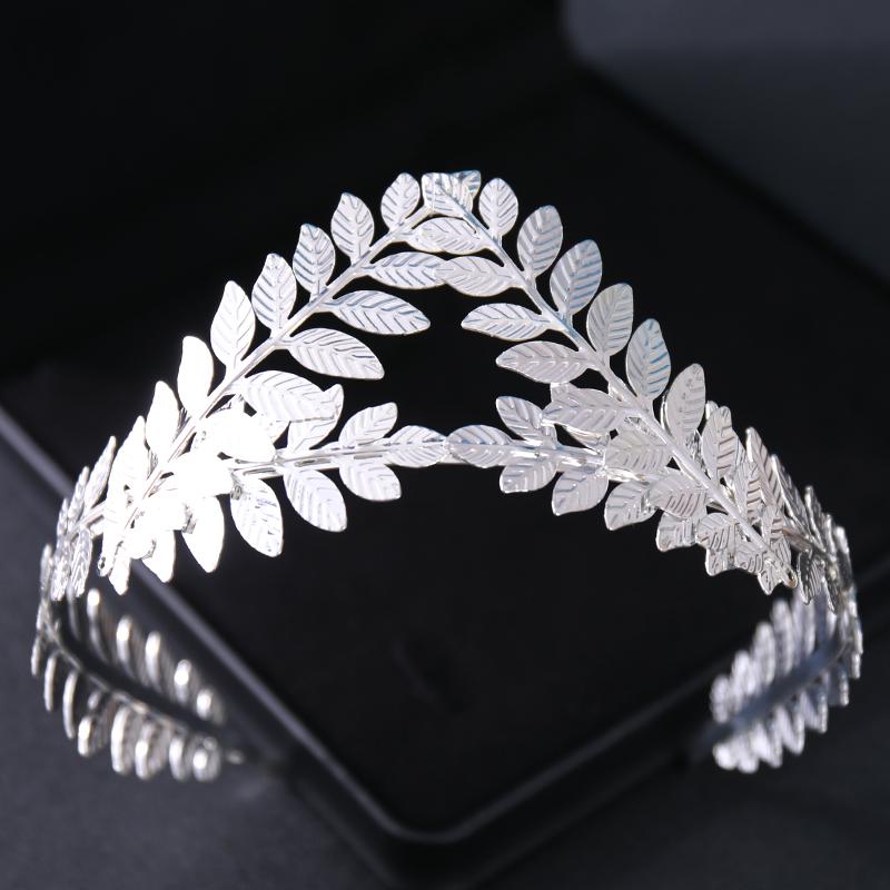 Кришталеві діадеми для нареченої та корони срібного кольору зі стразами. Діадема з короною принцеси на випускний для жінок. Весільні аксесуари для волосся. Ювелірні вироби.
Кришталеві діадеми для нареченої та корони срібного кольору зі стразами. Діадема з короною принцеси на випускний для жінок. Весільні аксесуари для волосся. Ювелірні вироби.