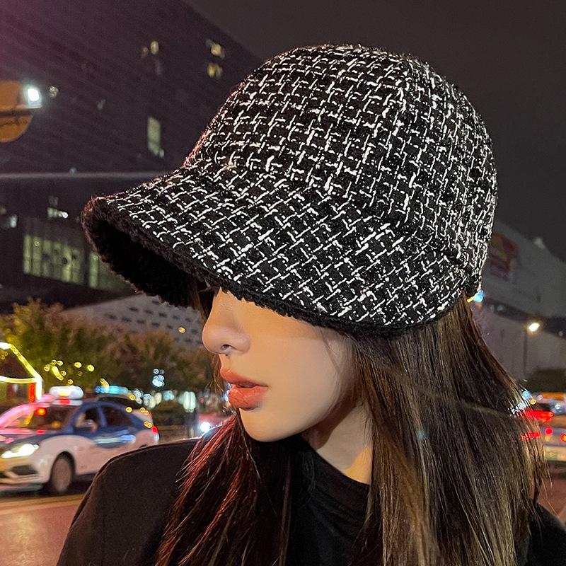 Шапка-утконос из овечьей шерсти с пайетками Xiaoxiangfeng для женщин с плюшевым утеплителем, модная универсальная шляпа рыбака one size
Шапка-утконос из овечьей шерсти с пайетками Xiaoxiangfeng для женщин с плюшевым утеплителем, модная универсальная шляпа рыбака one size