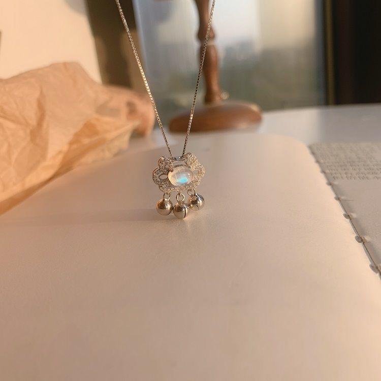 Xiangyun Ruyi Moonstone Safety Lock Necklace Women s Retro Premium Sense Long Life Lock Pendant
Xiangyun Ruyi Moonstone Safety Lock Necklace Women s Retro Premium Sense Long Life Lock Pendant