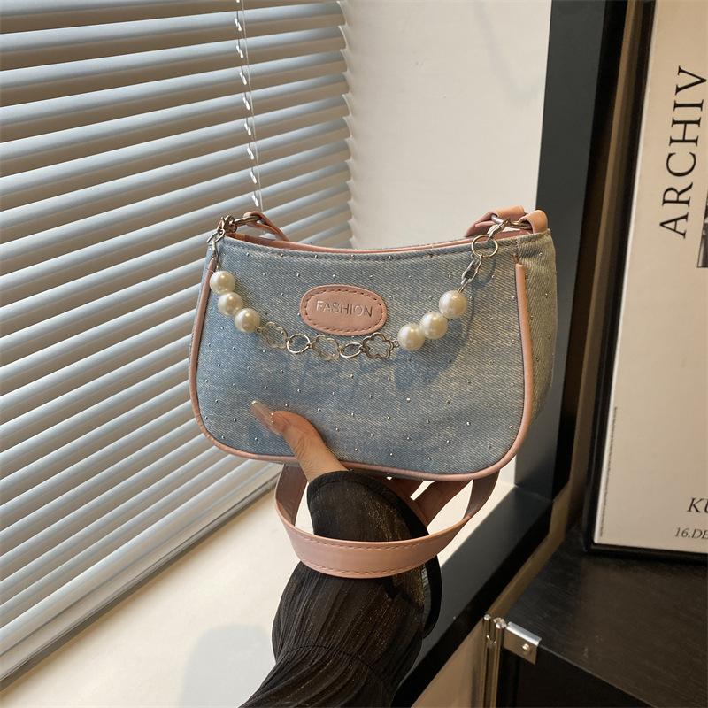 Versatile fashion cute girl shoulder bag female popular personality casual trend temperament retro commuter messenger bag розовый
Versatile fashion cute girl shoulder bag female popular personality casual trend temperament retro commuter messenger bag розовый