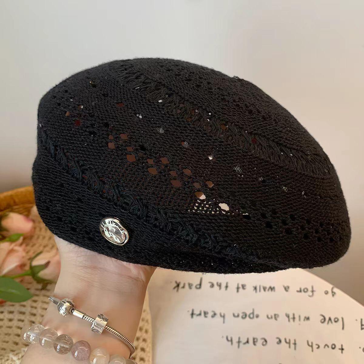Summer Beret for Women, Makes Face Look Smaller, Vintage Hollow Out, Solid Color, Lightweight and Breathable Painter s Hat чорний
Summer Beret for Women, Makes Face Look Smaller, Vintage Hollow Out, Solid Color, Lightweight and Breathable Painter s Hat чорний