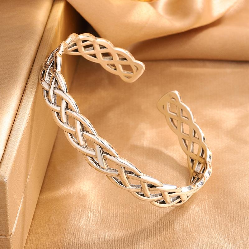 PANJBJ 925 Sterling Silver Crossing Bracelet for Women Versatile Retro Trend Hollow Out Weave Punk Jewelry Gift Dropshipping
PANJBJ 925 Sterling Silver Crossing Bracelet for Women Versatile Retro Trend Hollow Out Weave Punk Jewelry Gift Dropshipping