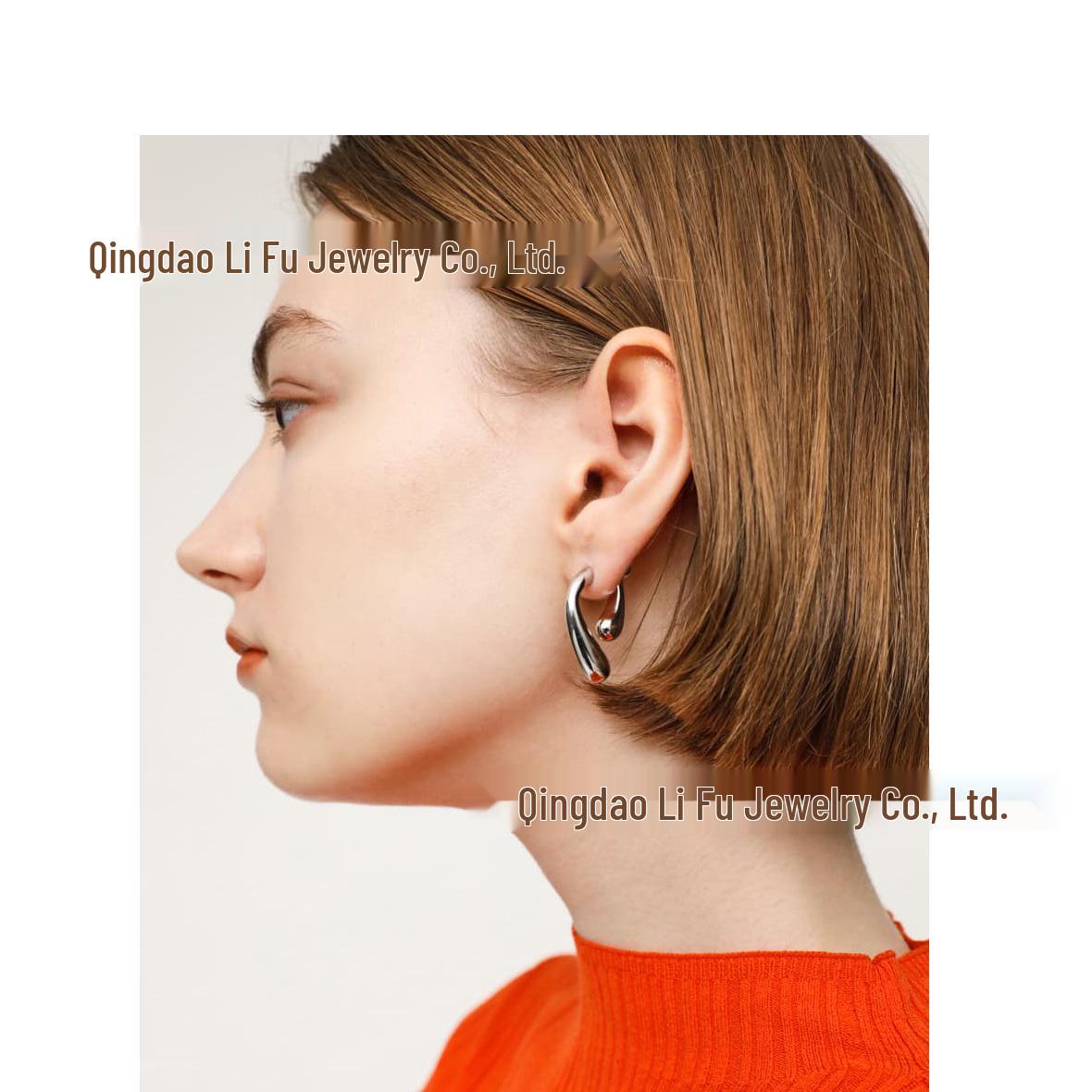 Teardrop Gold-Plated Copper Stud Earrings - Vintage-Style Luxury with Influencer Appeal
Teardrop Gold-Plated Copper Stud Earrings - Vintage-Style Luxury with Influencer Appeal