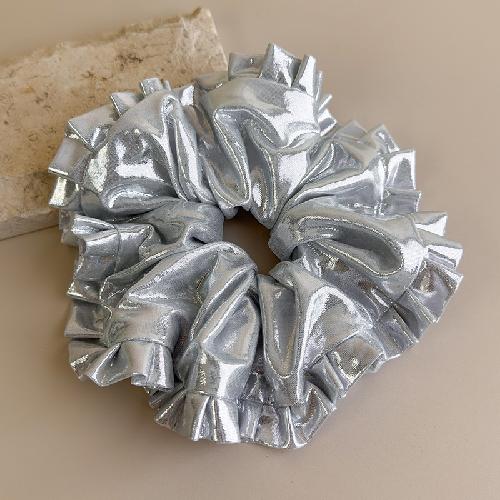 Black Sliver Metal Hair Scrunchies Korean Fashion Simple Elastic Ruffle Rubber Bands Women Girls Hair Ropes Styling Accessories
Black Sliver Metal Hair Scrunchies Korean Fashion Simple Elastic Ruffle Rubber Bands Women Girls Hair Ropes Styling Accessories