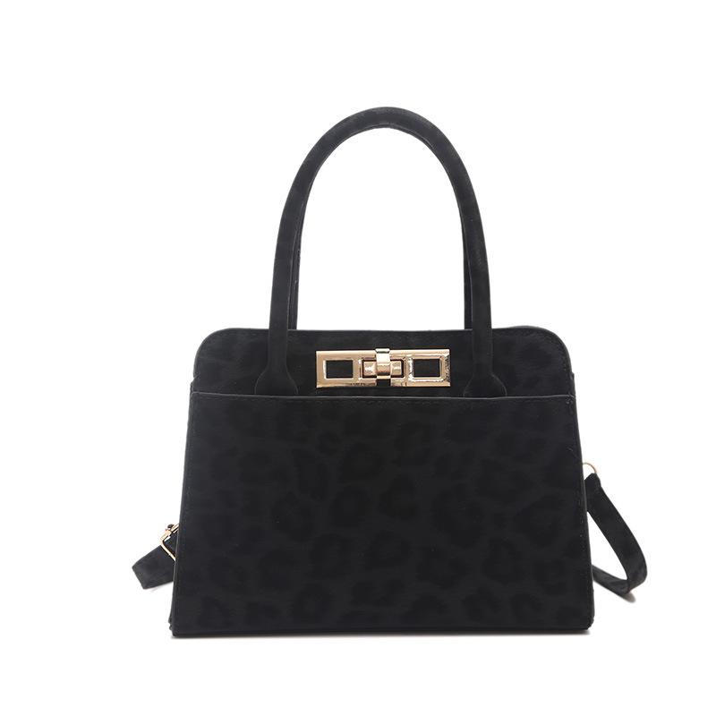 Handbag, Hand-held Tote Bag, Fashionable Clasp, Small Exclusive Crossbody Bag чёрный
Handbag, Hand-held Tote Bag, Fashionable Clasp, Small Exclusive Crossbody Bag чёрный