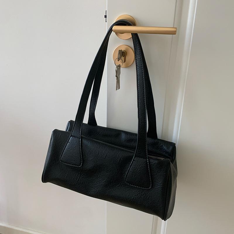 Coffee Tone Retro Korean Shoulder Bag for Women - Versatile Autumn/Winter Handbag for Casual and Commuting Use
Coffee Tone Retro Korean Shoulder Bag for Women - Versatile Autumn/Winter Handbag for Casual and Commuting Use
