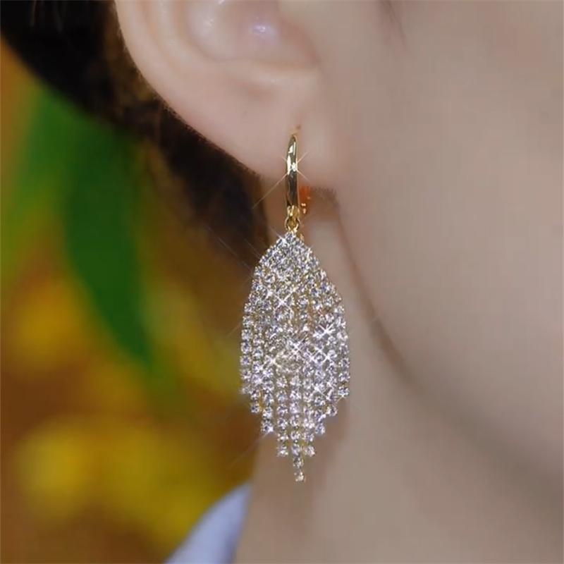 Korean leaf fringed ear buckle new version of fashion high-end earrings niche unique personality temperament earrings women
Korean leaf fringed ear buckle new version of fashion high-end earrings niche unique personality temperament earrings women