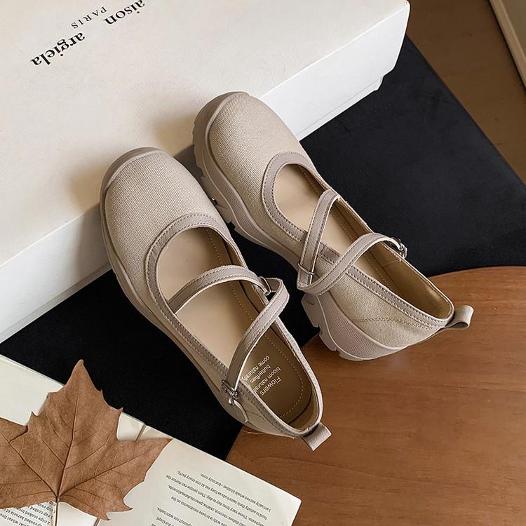 Factory direct supply, small thick-soled Mary Jane shoes women s 2025 autumn and winter cross-buckle single shoes 39
Factory direct supply, small thick-soled Mary Jane shoes women s 2025 autumn and winter cross-buckle single shoes 39