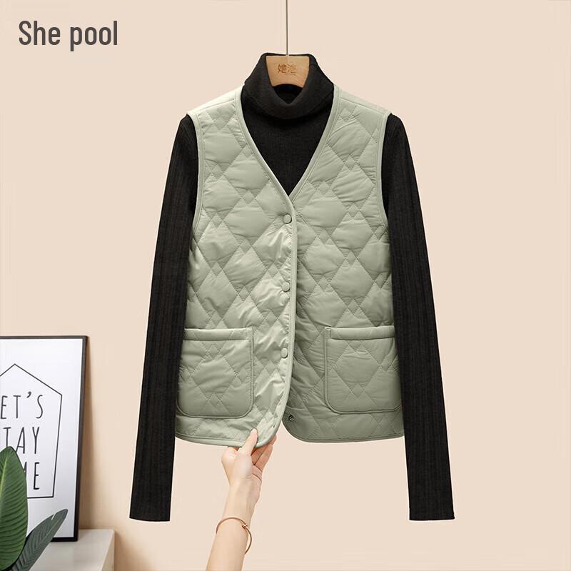 Women s V-Neck Diamond Quilted Vest L
Women s V-Neck Diamond Quilted Vest L