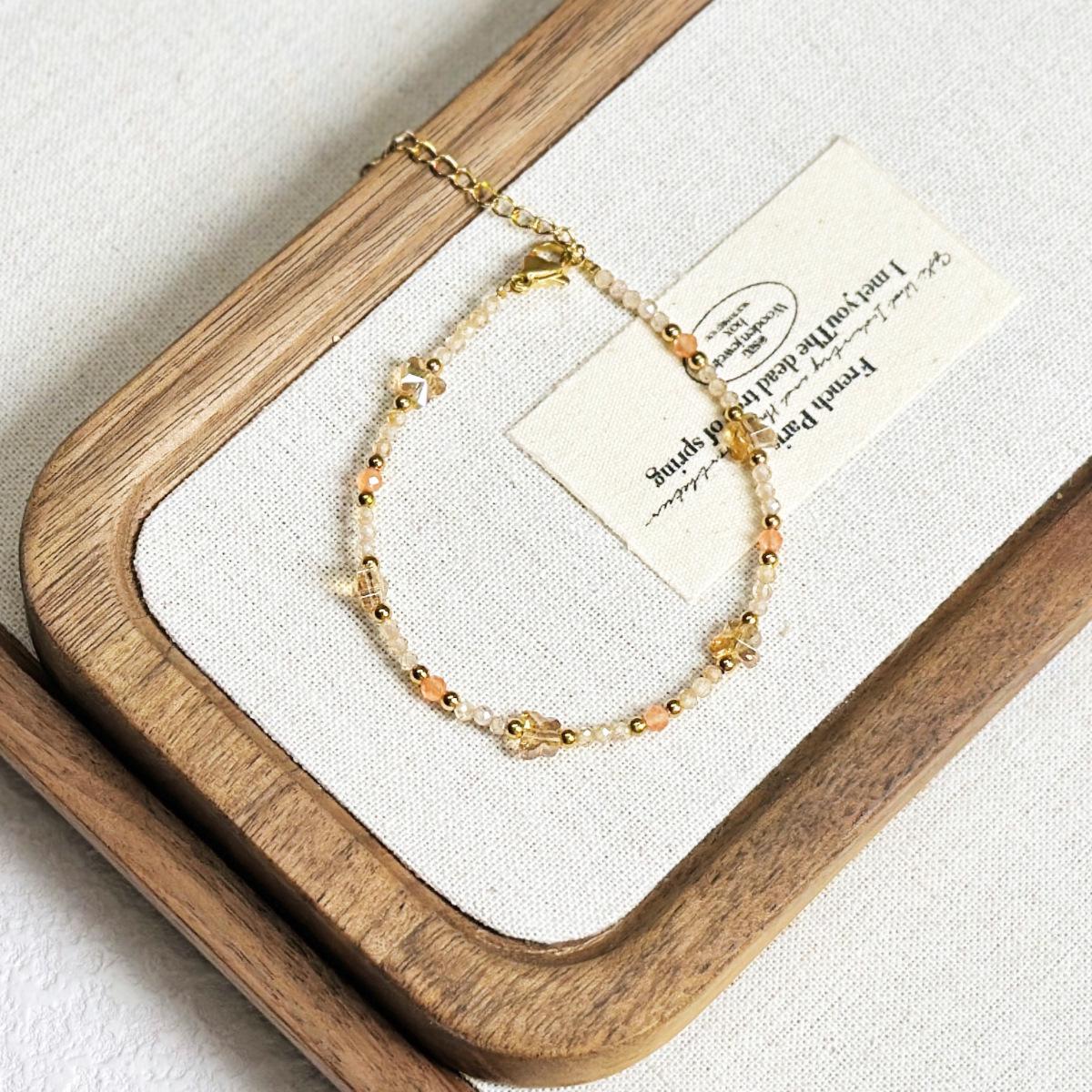 Elegant Butterfly Necklace with Zircon Crystals & Czech Beads - High-End Agate Clavicle Chain for Women
Elegant Butterfly Necklace with Zircon Crystals & Czech Beads - High-End Agate Clavicle Chain for Women