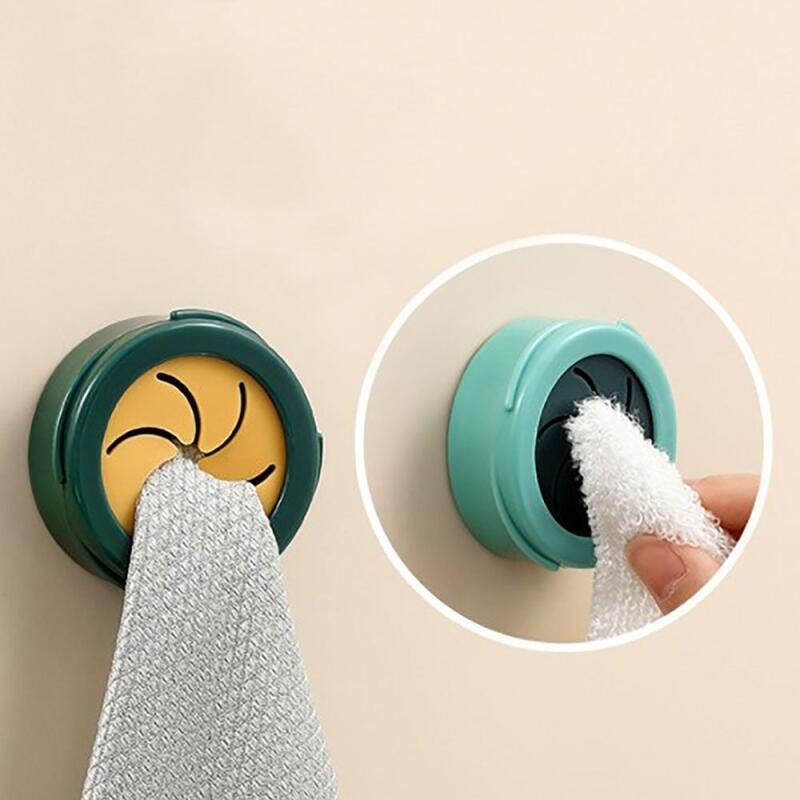 Minimal one-touch towel rack
Minimal one-touch towel rack