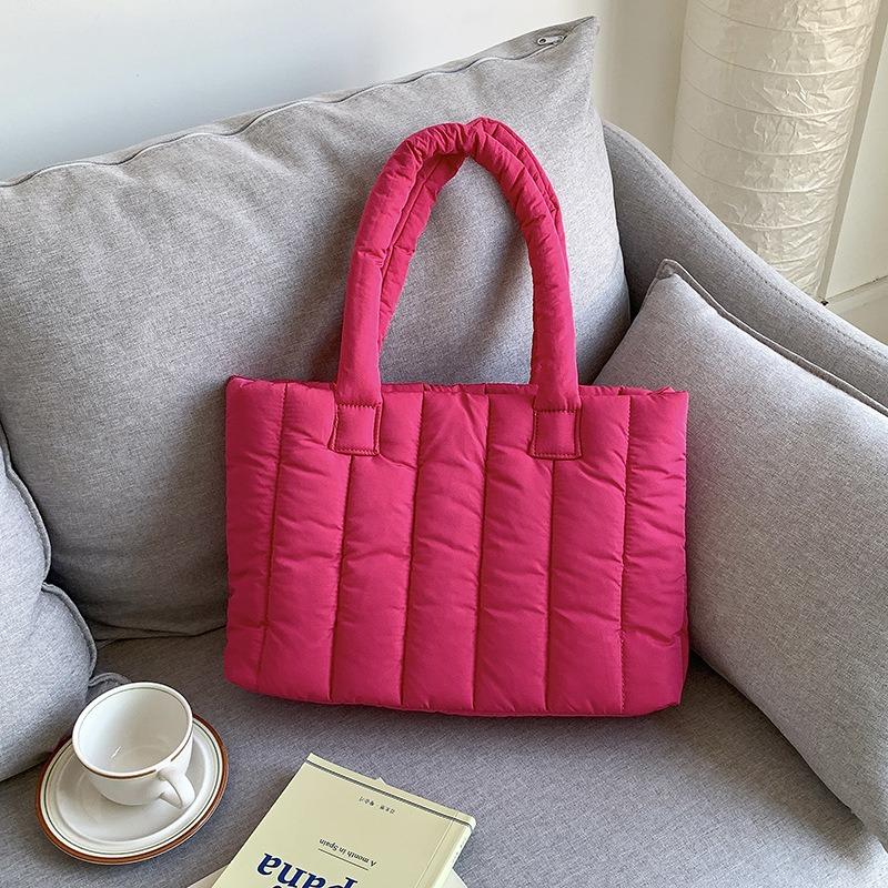 Большая нейлоновая сумка-тоут большой вместимости для поездок на работу, премиальное ощущение, ленивый ветер, однотонная, портативная, на плечо, женская сумка розы красного
Большая нейлоновая сумка-тоут большой вместимости для поездок на работу, премиальное ощущение, ленивый ветер, однотонная, портативная, на плечо, женская сумка розы красного