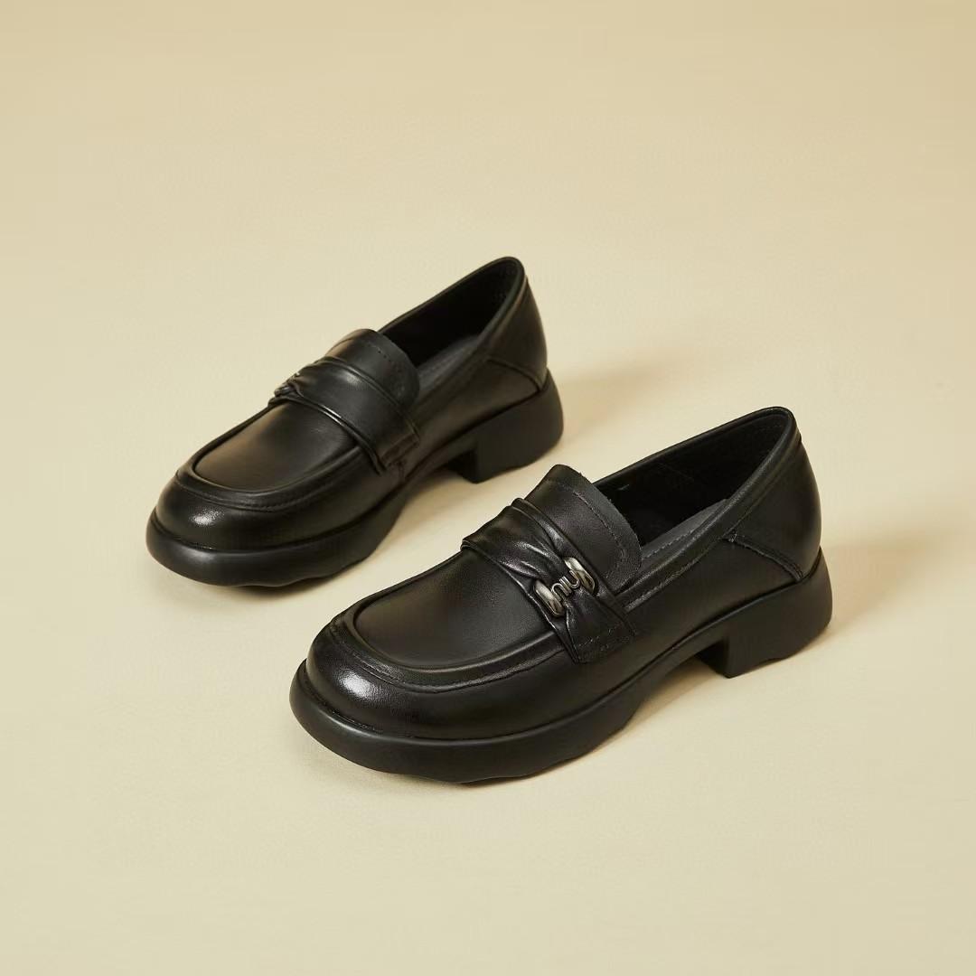 Весенние новые маленькие кожаные туфли универсальная платформа низкий каблук ретро лоферы на одном педале 35 чёрный
Весенние новые маленькие кожаные туфли универсальная платформа низкий каблук ретро лоферы на одном педале 35 чёрный