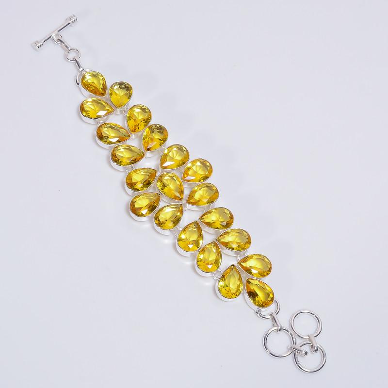 Sterling Silver Bar Bracelet for Men and Women with Personalized Engraving Option
Sterling Silver Bar Bracelet for Men and Women with Personalized Engraving Option