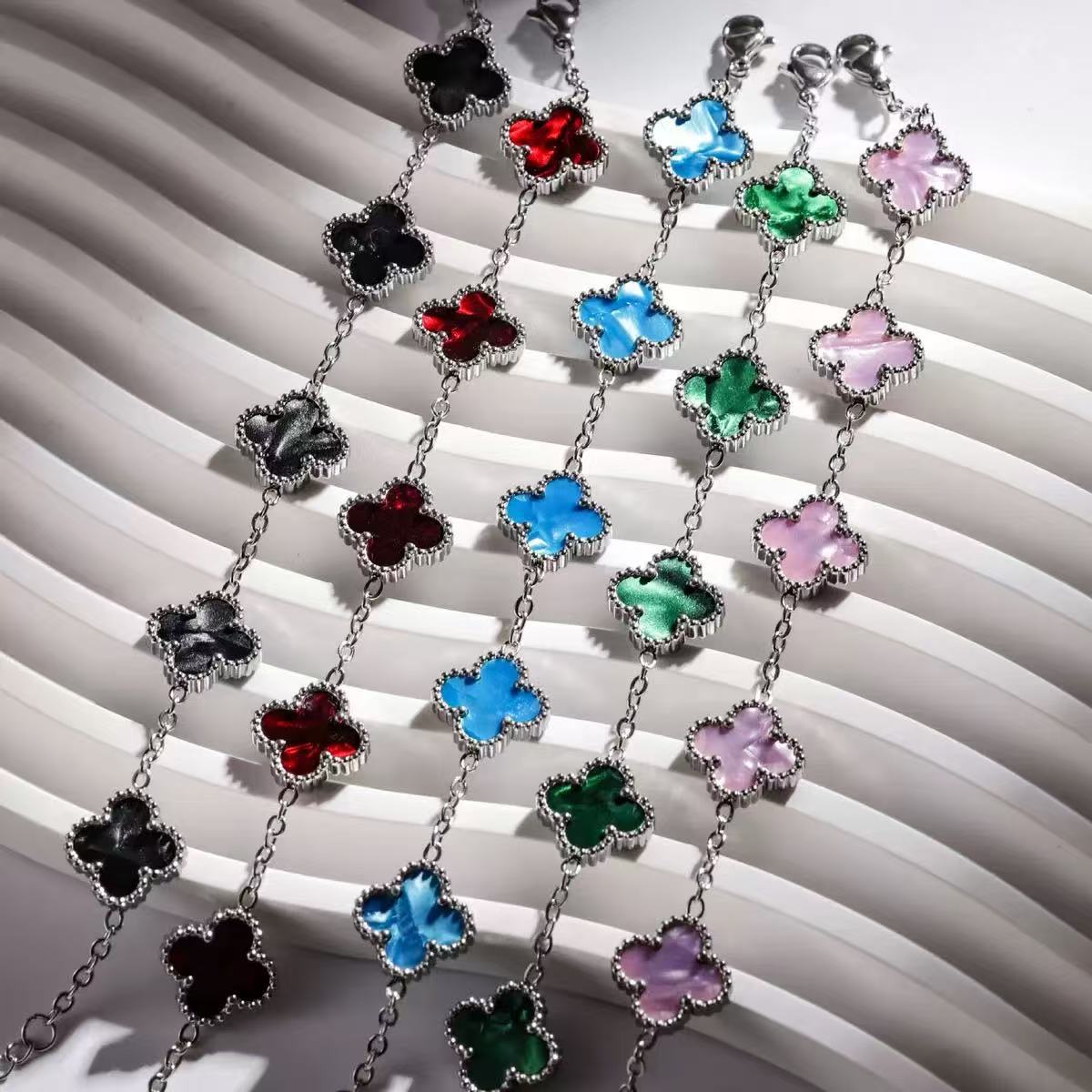 Lucky Four-leaf Clover Bracelet Boutique Does Not Fade Titanium Steel Hand Jewelry Fashion Versatile Women s Bracelet
Lucky Four-leaf Clover Bracelet Boutique Does Not Fade Titanium Steel Hand Jewelry Fashion Versatile Women s Bracelet