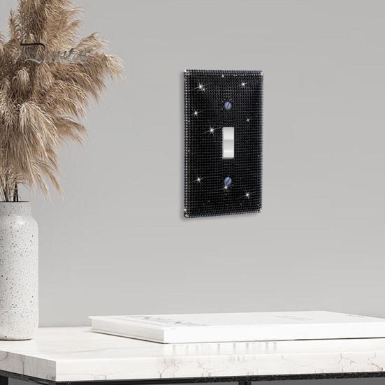 2Pcs Rhinestone Outlet Wall Plate Один перемикач світла Plate Home Office Вітальня Ванна кімната Кухня Декоративна розетка Кришка розетки
2Pcs Rhinestone Outlet Wall Plate Один перемикач світла Plate Home Office Вітальня Ванна кімната Кухня Декоративна розетка Кришка розетки