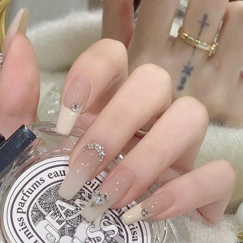 Medium Long Milk White French Heart Glass Wearable Nail Art - Removable Fake Nails UV Gel Variant
Medium Long Milk White French Heart Glass Wearable Nail Art - Removable Fake Nails UV Gel Variant
