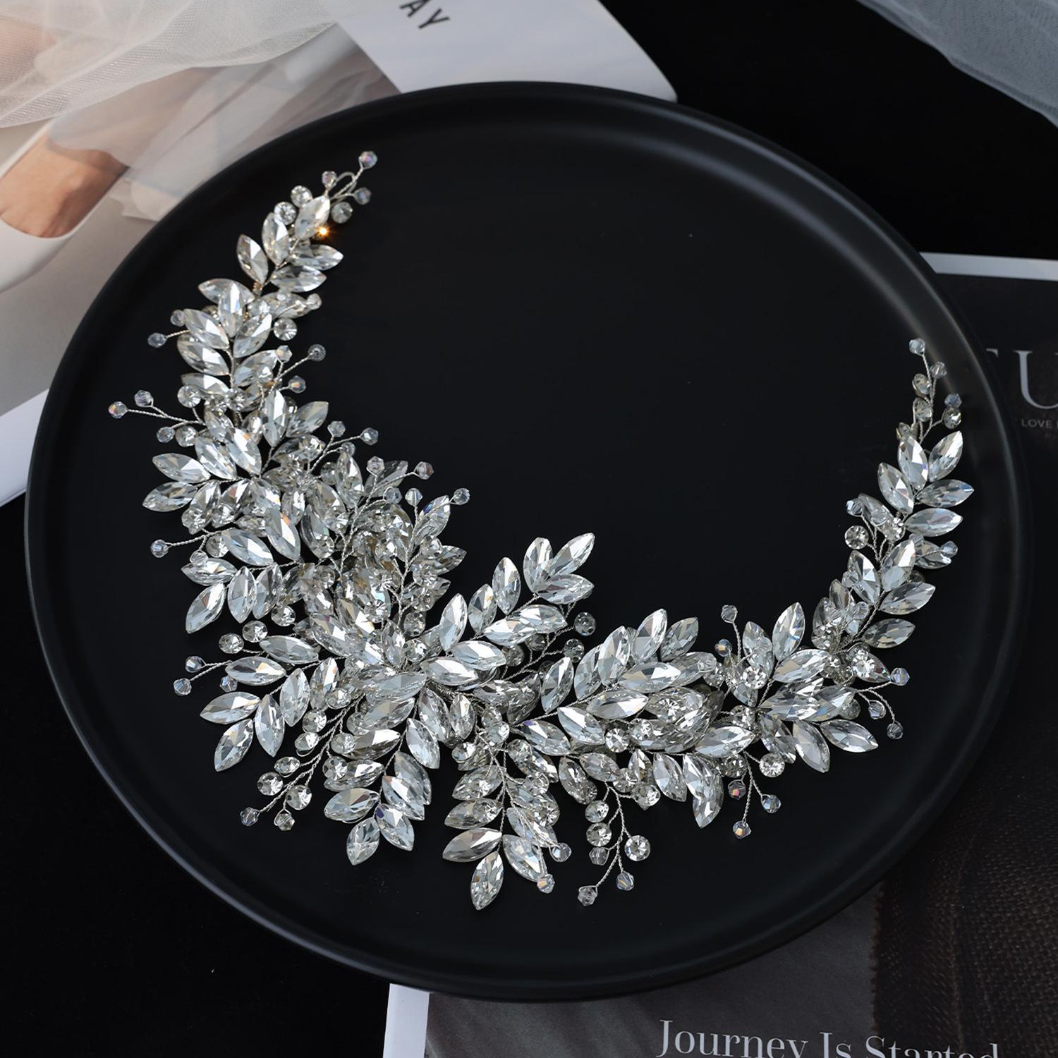 Bridal Tiara 2026 New Shiny Rhinestones Handmade Headband Beaded Wedding Hair Accessories Wedding Dress Accessories серебряный
Bridal Tiara 2026 New Shiny Rhinestones Handmade Headband Beaded Wedding Hair Accessories Wedding Dress Accessories серебряный