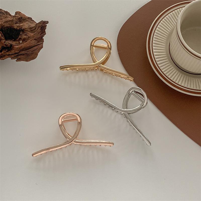 Large Metal Shark Hair Clip for Women - Elegant Claw for Thick Hair, Updo Hairpin Accessory серебряный
Large Metal Shark Hair Clip for Women - Elegant Claw for Thick Hair, Updo Hairpin Accessory серебряный