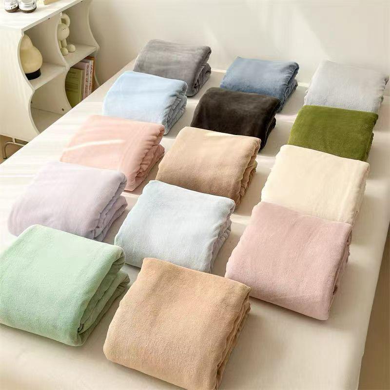 Four Seasons Double-Sided Flannel Fleece Blanket Light Color Random
Four Seasons Double-Sided Flannel Fleece Blanket Light Color Random