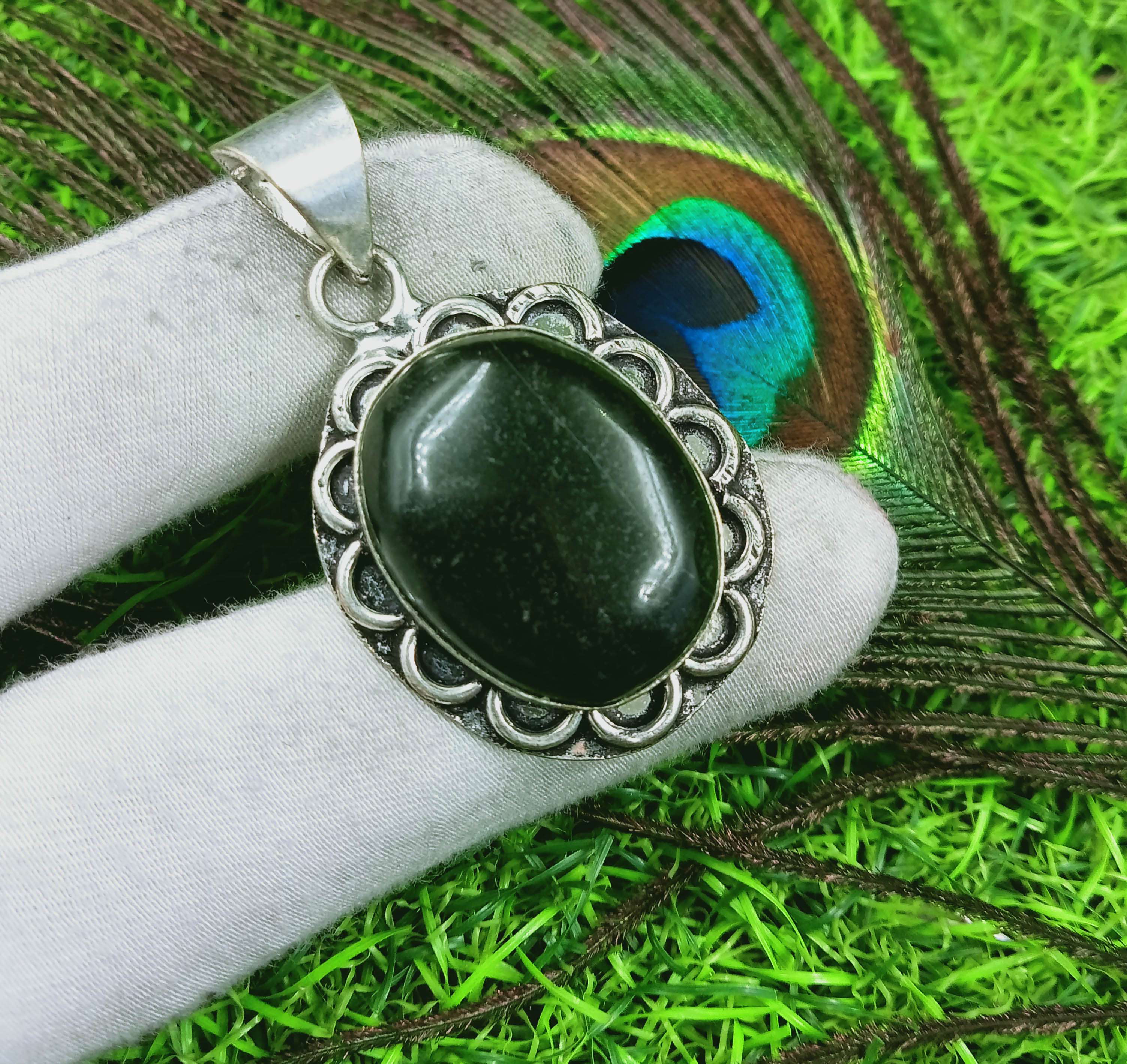 Кулон с драгоценным камнем из оникса 925 пробы с серебряным покрытием DEP-154
Кулон с драгоценным камнем из оникса 925 пробы с серебряным покрытием DEP-154