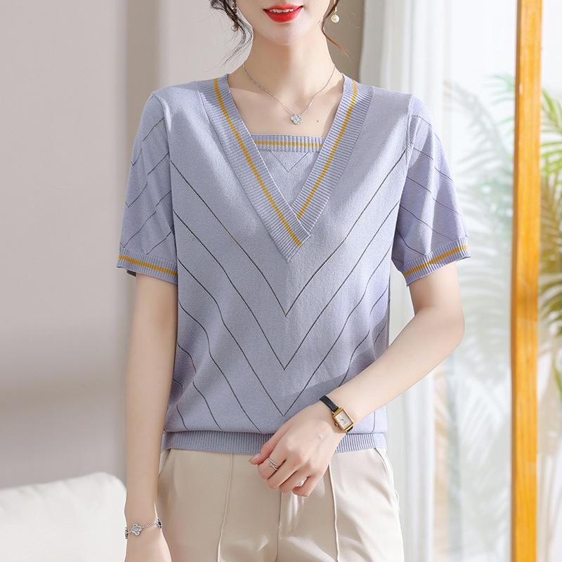 Elegant Ice Silk Blouse: Summer T-Shirt for Stylish Moms and Women Over 50 L (80-100 lbs) серый/синий
Elegant Ice Silk Blouse: Summer T-Shirt for Stylish Moms and Women Over 50 L (80-100 lbs) серый/синий