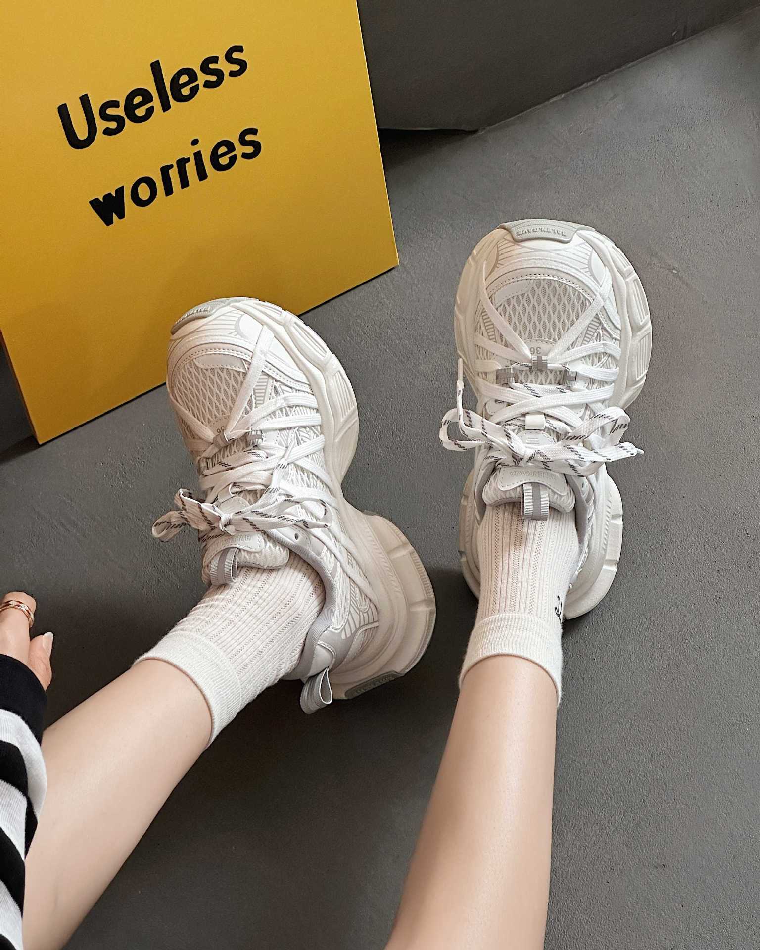 European Four Seasons Mesh Fancy Strap Dad Shoes Women s Spring and Summer 2025 New Thick-soled Breathable Lightweight Sneakers 35
European Four Seasons Mesh Fancy Strap Dad Shoes Women s Spring and Summer 2025 New Thick-soled Breathable Lightweight Sneakers 35