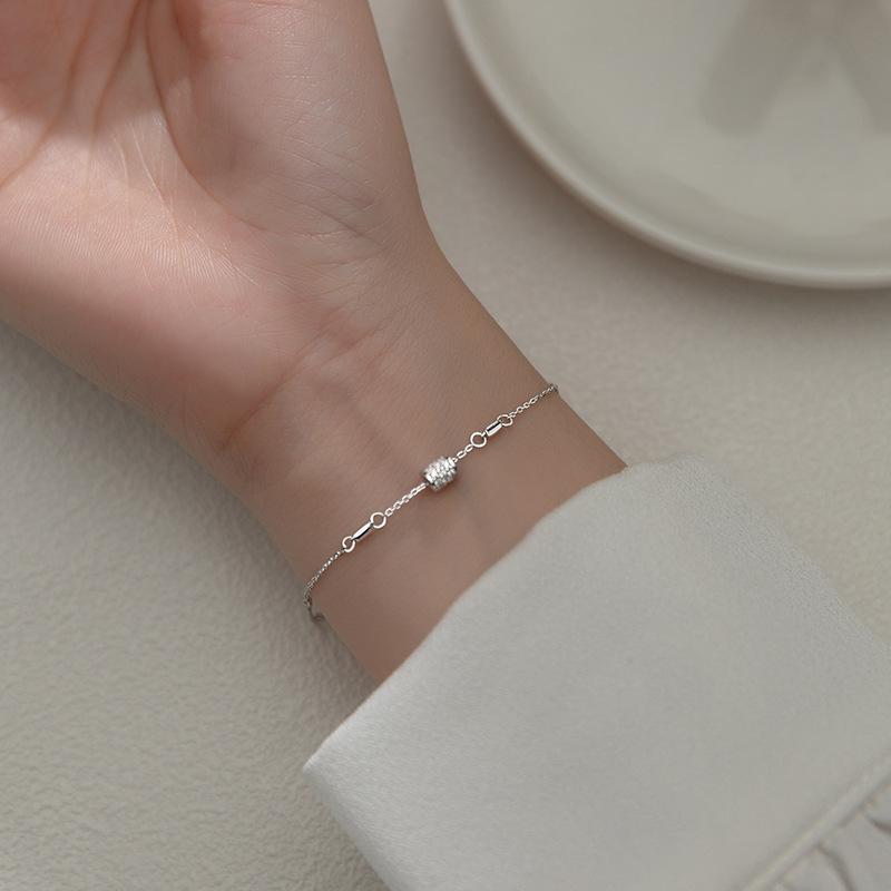 ANENJERY Цилиндрический Цирконовый Регулируемый Браслет Для Женщин Модные Очаровательные Ювелирные Изделия Свадебная Вечеринка Подарок серебряный
ANENJERY Цилиндрический Цирконовый Регулируемый Браслет Для Женщин Модные Очаровательные Ювелирные Изделия Свадебная Вечеринка Подарок серебряный