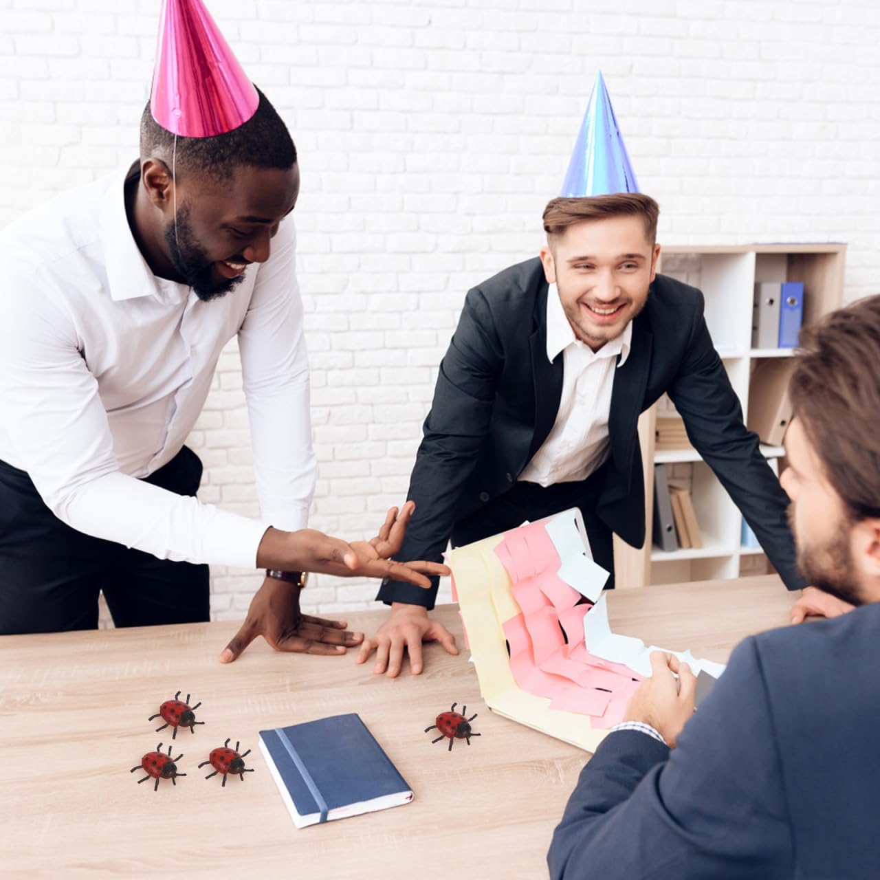 TOYANDONA 25 штук Мини-фигурка божьей коровки Игрушечная поддельная божья коровка Украшение для сада Реквизит для розыгрышей на Хэллоуин Сувениры для вечеринок для детей
TOYANDONA 25 штук Мини-фигурка божьей коровки Игрушечная поддельная божья коровка Украшение для сада Реквизит для розыгрышей на Хэллоуин Сувениры для вечеринок для детей