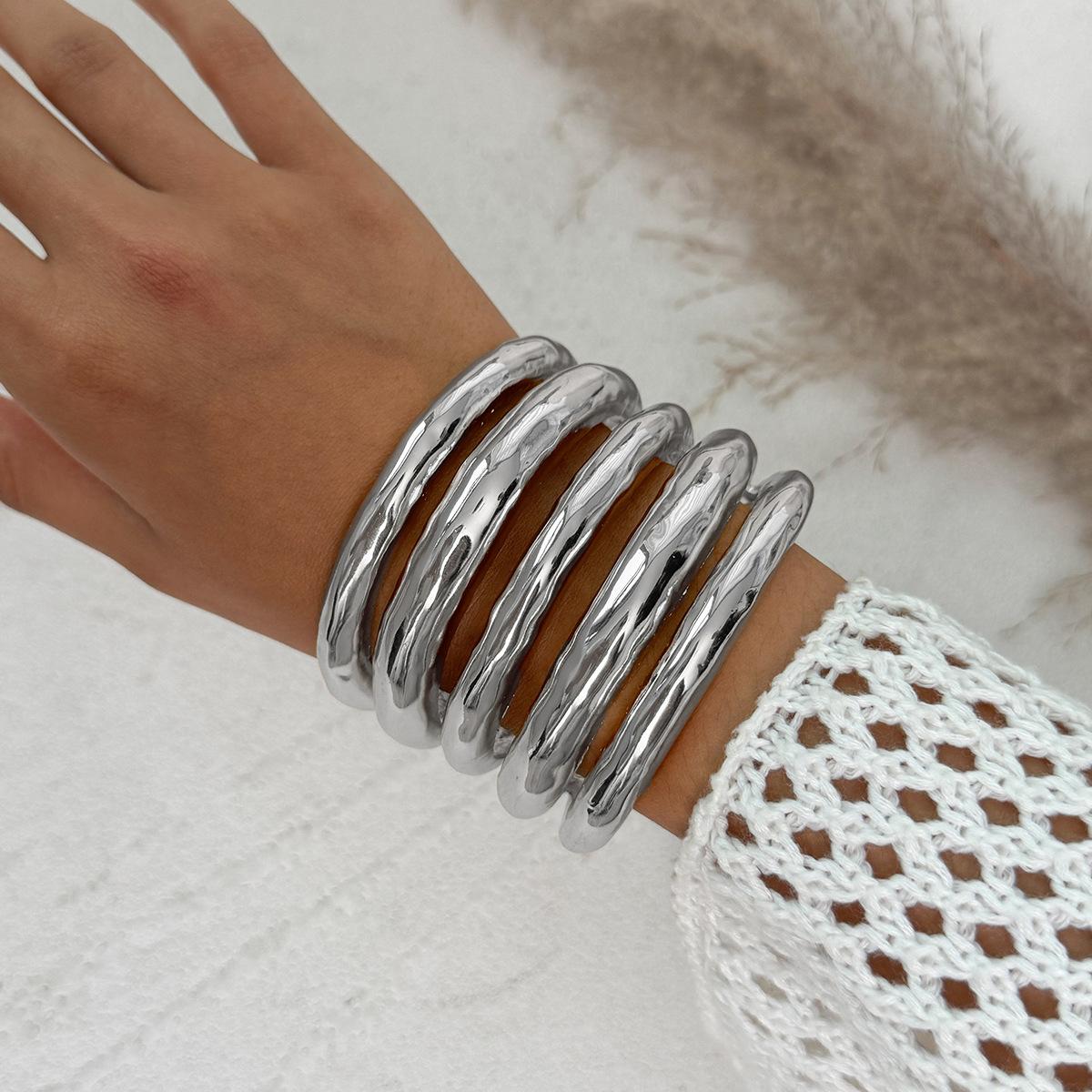 DIEZI Fashion Punk Smooth Metal Wide Cuff Bangles Bracelets Vintage Gold Silver Color Geometric Spring Bangles For Women Men
DIEZI Fashion Punk Smooth Metal Wide Cuff Bangles Bracelets Vintage Gold Silver Color Geometric Spring Bangles For Women Men
