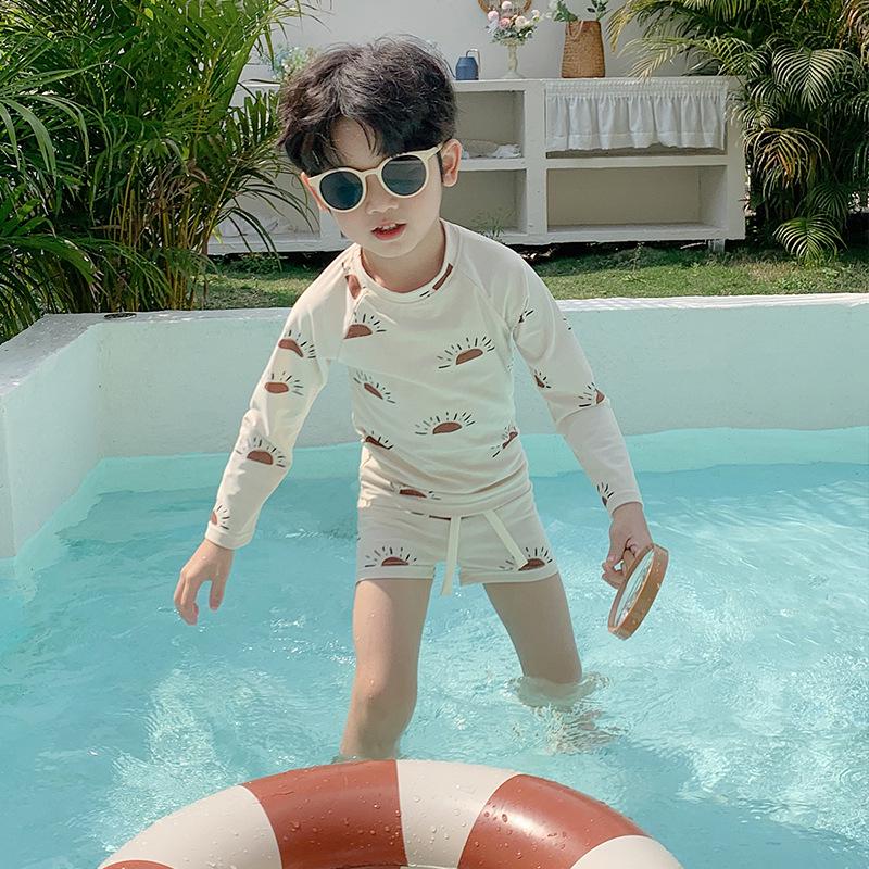 Boys Sun Protection Split Swimsuit - Cartoon Long Sleeve, Quick-Dry Beachwear 90cm
Boys Sun Protection Split Swimsuit - Cartoon Long Sleeve, Quick-Dry Beachwear 90cm