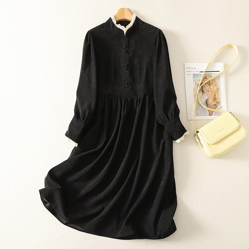 Vintage French-Inspired Corduroy Dress with Lace Trim M
Vintage French-Inspired Corduroy Dress with Lace Trim M