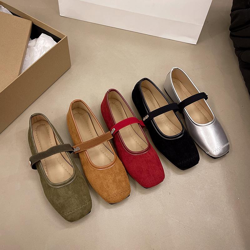 2025 spring square head suede temperament single shoes new buckle simple flat women s shoes retro shallow mouth Mary Jane shoes 35
2025 spring square head suede temperament single shoes new buckle simple flat women s shoes retro shallow mouth Mary Jane shoes 35