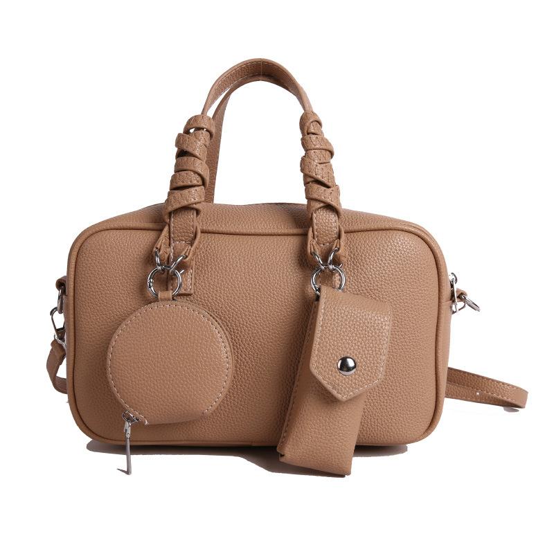Fashion niche portable Boston bag women s 2026 early spring new retro lychee pattern light luxury shoulder messenger bag 26*8*15 світлого кольору хакі
Fashion niche portable Boston bag women s 2026 early spring new retro lychee pattern light luxury shoulder messenger bag 26*8*15 світлого кольору хакі