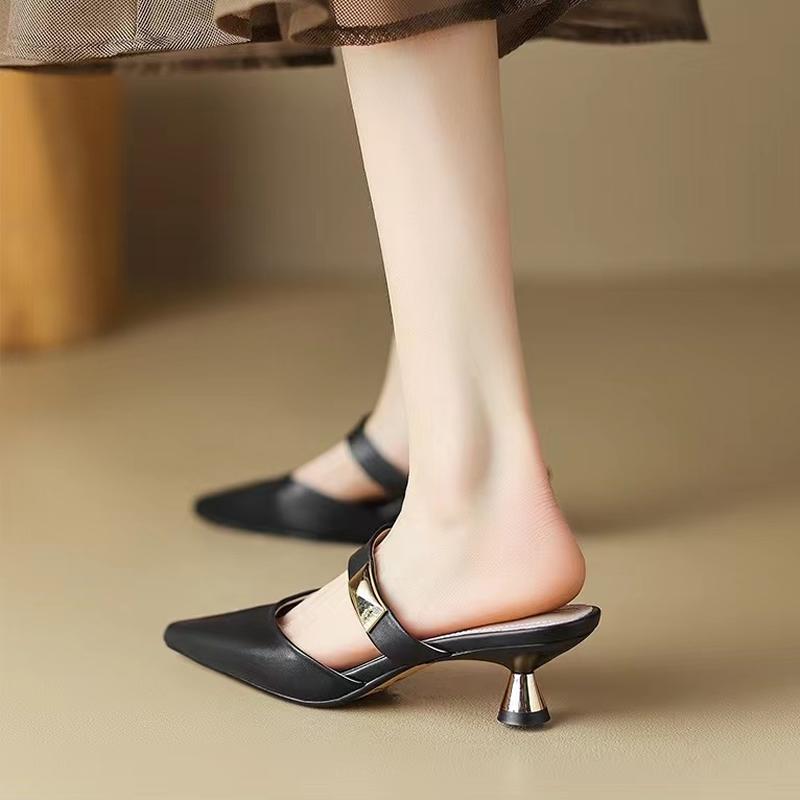 2025 Женские туфли-мюли на каблуке-рюмочке, золотые заклепки, острый носок, летние женские сандалии, модные бежевые женские повседневные туфли на среднем каблуке 40 чёрный
2025 Женские туфли-мюли на каблуке-рюмочке, золотые заклепки, острый носок, летние женские сандалии, модные бежевые женские повседневные туфли на среднем каблуке 40 чёрный
