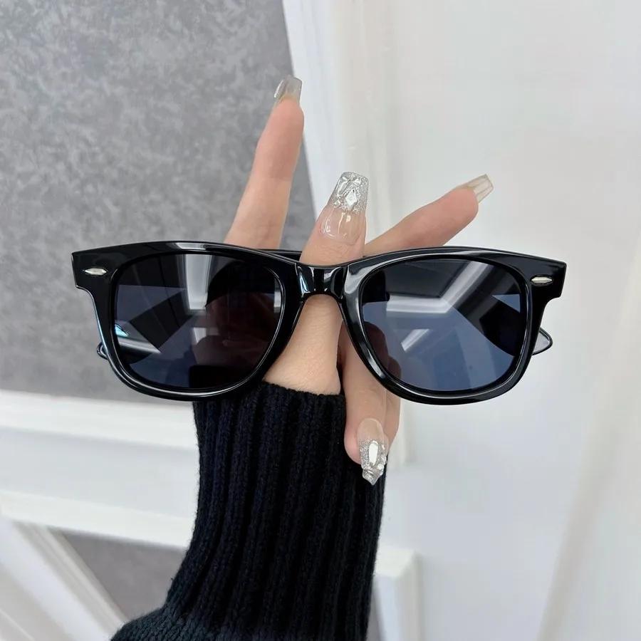 Lovely Square Designer Sunglasses Women Men Rivet Frame Luxurious Sun Glasses Female Male Brand Fashion Oculos De Sol Other
Lovely Square Designer Sunglasses Women Men Rivet Frame Luxurious Sun Glasses Female Male Brand Fashion Oculos De Sol Other